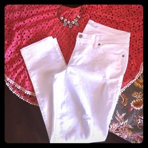 Old Navy White Distressed Sweetheart Jeans - Sz 10